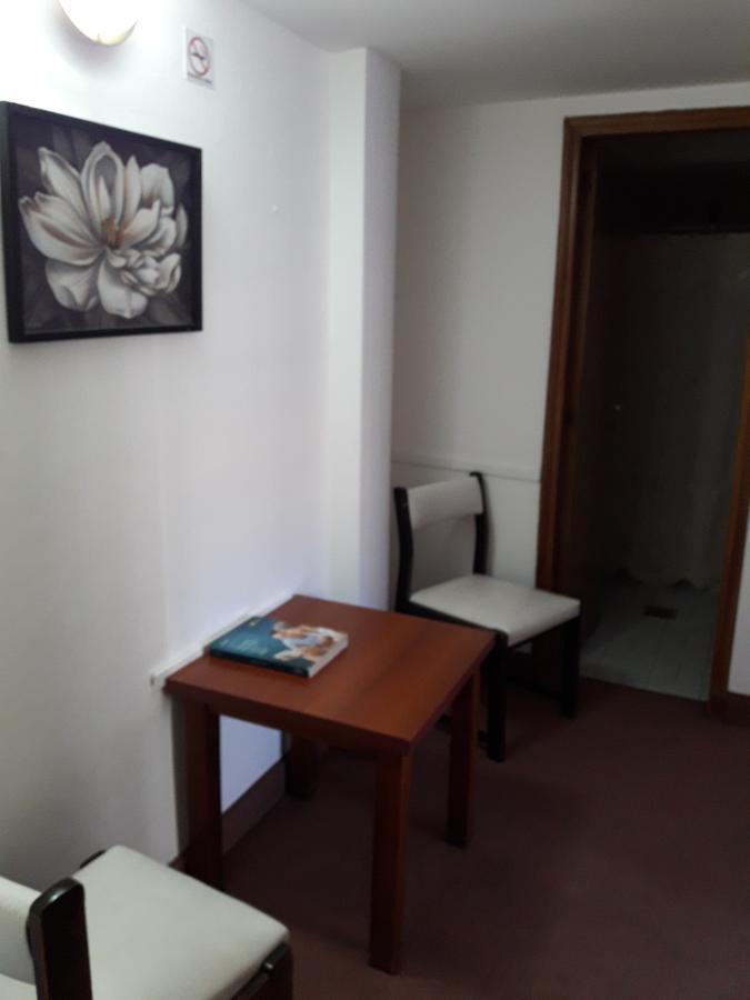 Iberia Hotel Olascoaga Neuquén Eksteriør bilde